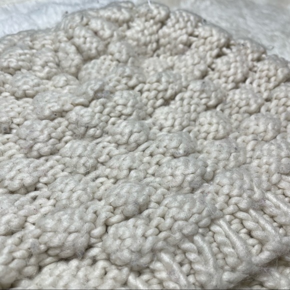 White beanie - Picture 2 of 2